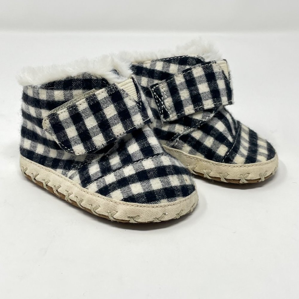 TOMS Buffalo Plaid Infant Boots Size 3 Moccasins Furry